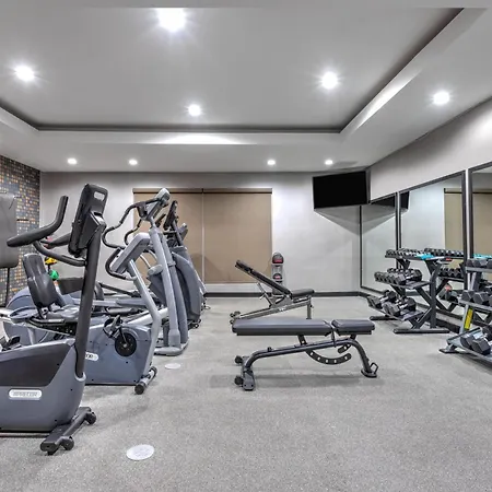 La Quinta Inn And Suites By Wyndham Paris-3
