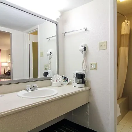 Days Inn By Wyndham Market Center Dallas Love Field-2