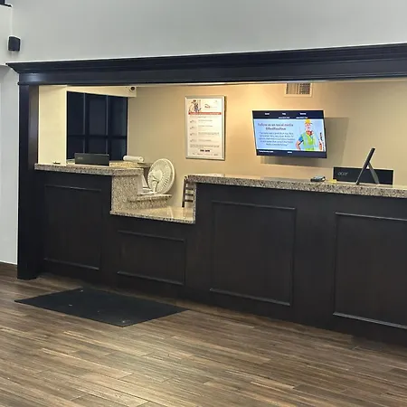 Red Roof Inn & Suites Middleborough-3