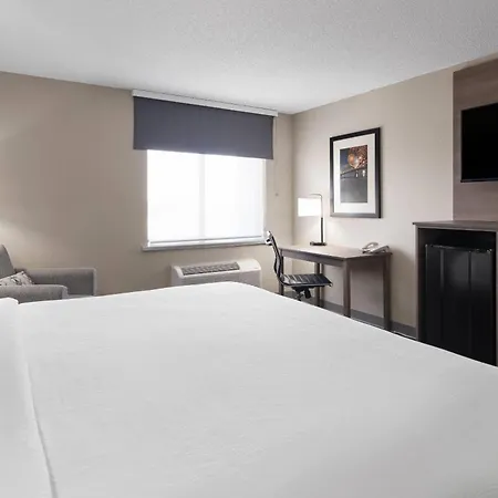 Baymont By Wyndham Davenport-3