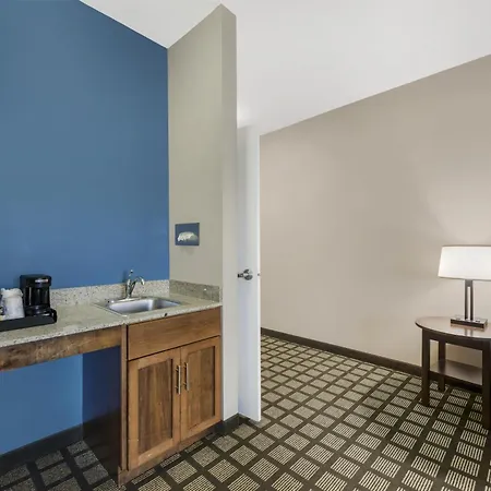 Best Western North Bryant Inn-2