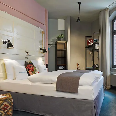 25hours Hotel Altes Hafenamt-2