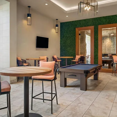Hyatt House At Anaheim Resort/Convention Center-2