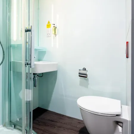 Easyhotel Manchester-2