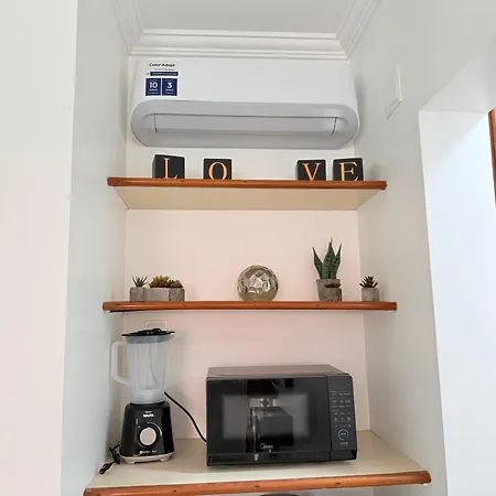 Flat estudio 110 Amarilis Riviera de São Lourenço, 03 piscina climatizada, serviço de hotelaria, limpesa e troca de toalhas diária, carregador veiculo elétrico e servico de praia finais de semana WiFi 500-2