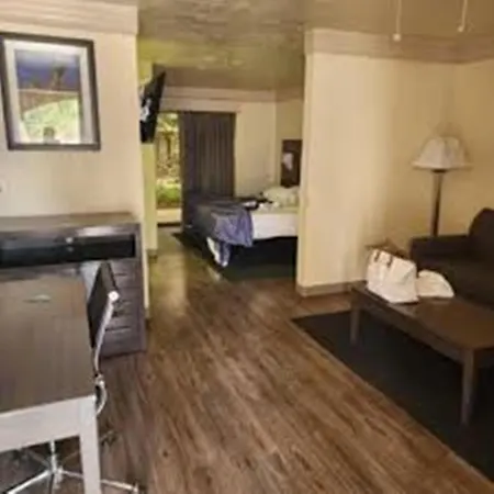 Atrium Inn-2