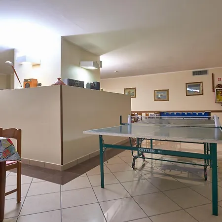 Hotel Careni Villa Italia-2