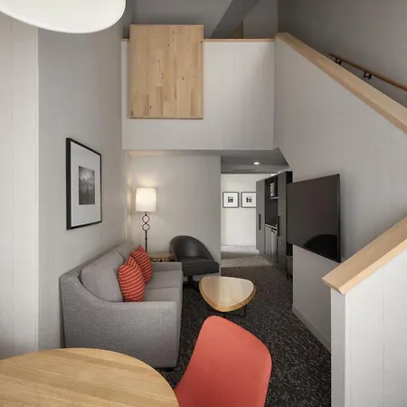 Peaks Hotel And Suites-3