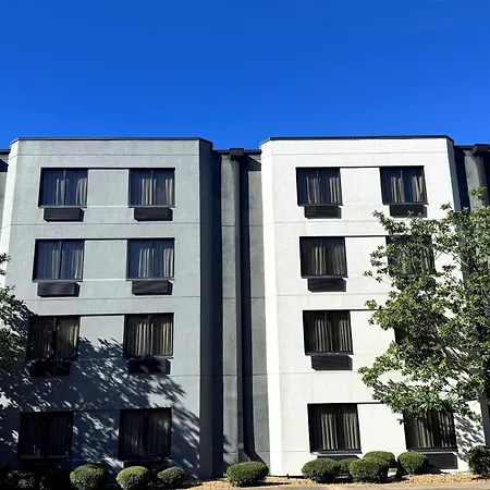 Travelodge By Wyndham Flowood-2