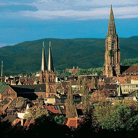 Hotel Freiburg City Center By Leonardo Hotels-2