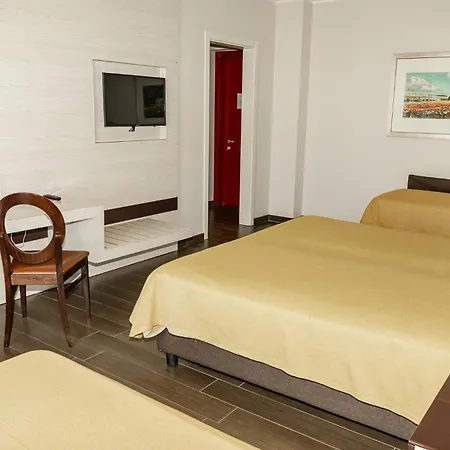 S Hotel-2