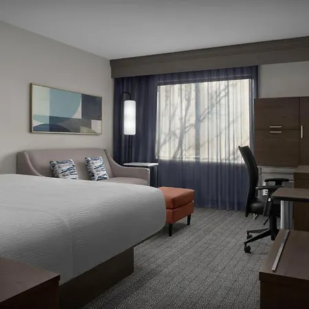 Courtyard By Marriott Waco-3