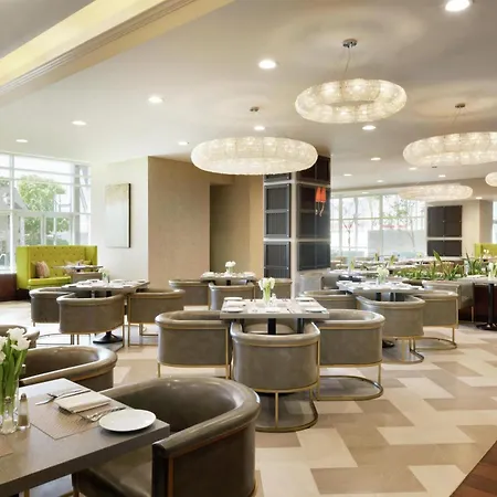 Embassy Suites Los Angeles Glendale-2