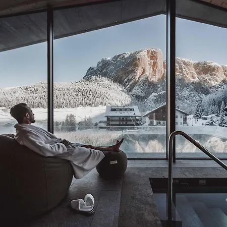 Hotel Continental Dolomites-3
