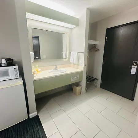 Bridgepointe Inn & Suites By Bphotels, Lincoln I-80 & 27Th St-3