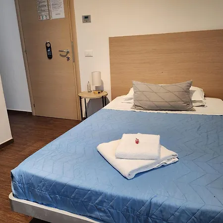 Blue Hotel-2