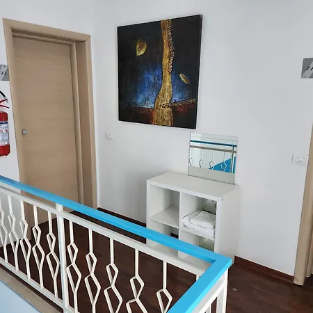 Blue Hotel-3
