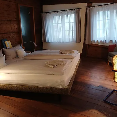Hotel Schiefes Haus-3