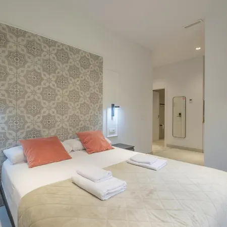 Chic & Comfortable Apartment, Private Terrace-3