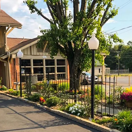 Charles Wesley Motor Lodge Downtown Broken Bow- Hochatown-2
