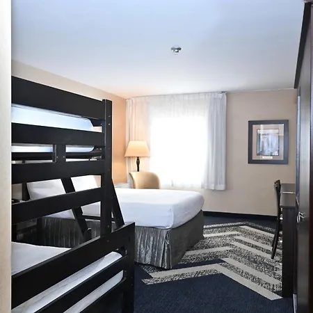 Skyline Hotel & Waterpark-3