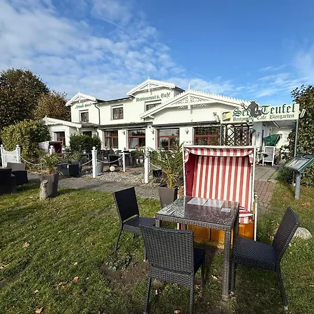 Strand-Hotel Lobbe-3
