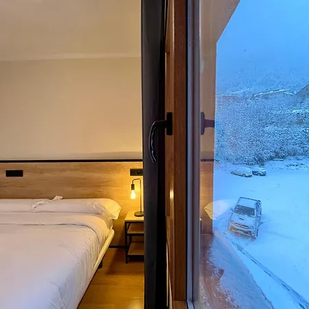 Hotel Niu A 50 M Del Funicamp-3