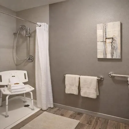 Best Western Plus Peppertree Airport Inn-2