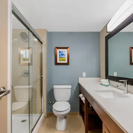 Clarion Hotel & Suites-3