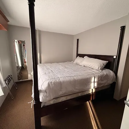 River Hills Hotel- Mankato-2