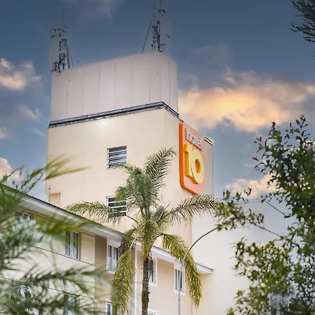 Hotel 10 Curitiba-3