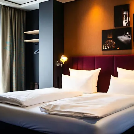 Motel One Stuttgart-Mitte-2