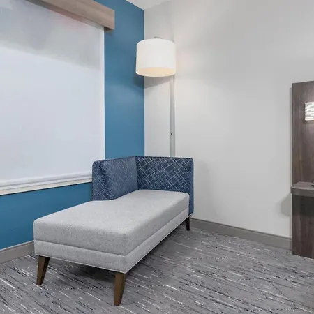 Holiday Inn Express And Suites Beeville By Ihg-2