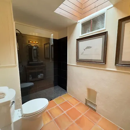 Old Taos Guesthouse B&B-3