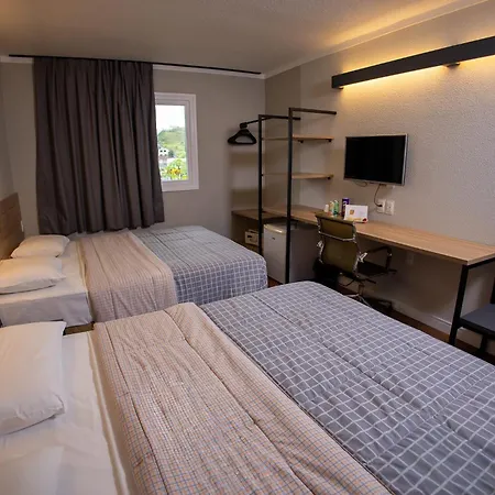Hotel 10 Blumenau-3