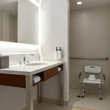 Crowne Plaza Seattle - No Resort Fee - Newly Renovated Ihg Hotel-2