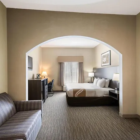 Quality Inn & Suites Fishkill South Near I-84-3