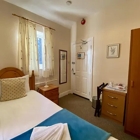 Pickwicks Guest House-2