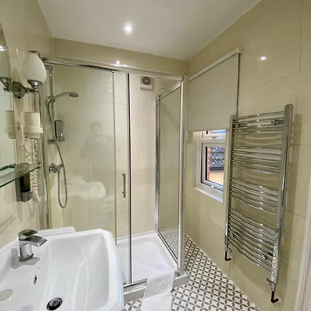Pickwicks Guest House-3