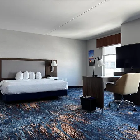 Hampton Inn & Suites Erie Bayfront-2