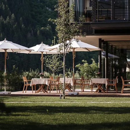 Zelloon Boutique Hotel-3