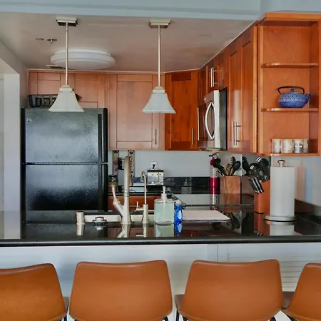 Ilikai Hotel Condo With Kitchen And Ocean View-3