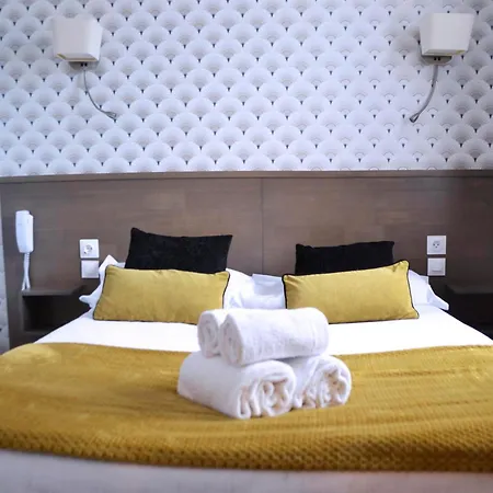 Brit Hotel Le Surcouf-2
