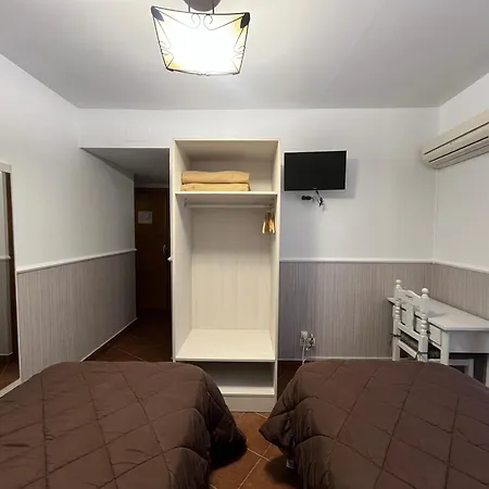 Hostal Hueso-2