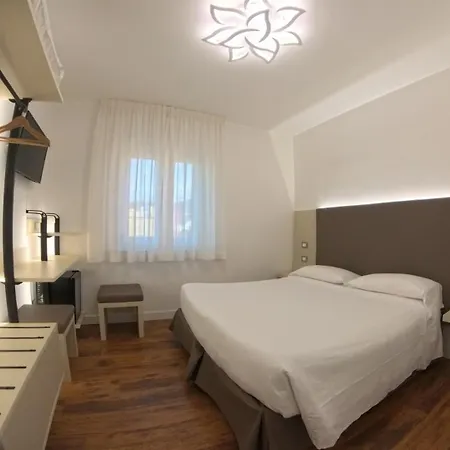 Hotel Aurora-3