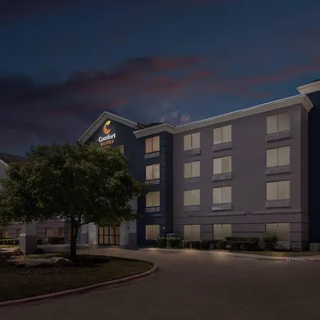 Comfort Suites Austin Airport-3