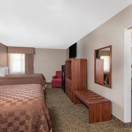 Ramada By Wyndham Fresno North-3