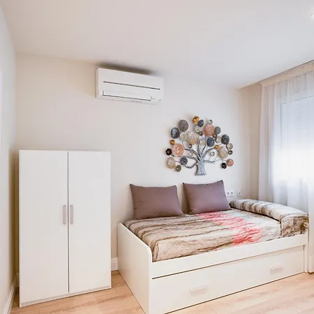Hotel Pirineos Figueres by Pierre&Vacances-2