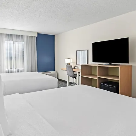 Spark By Hilton Bettendorf Quad Cities-3