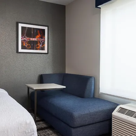 Hampton Inn & Suites Manteca-2
